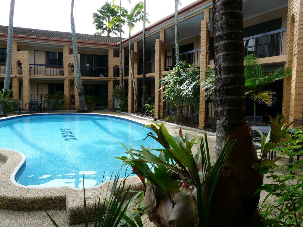 Oasis Inn Apartments Cairns Exteriör bild