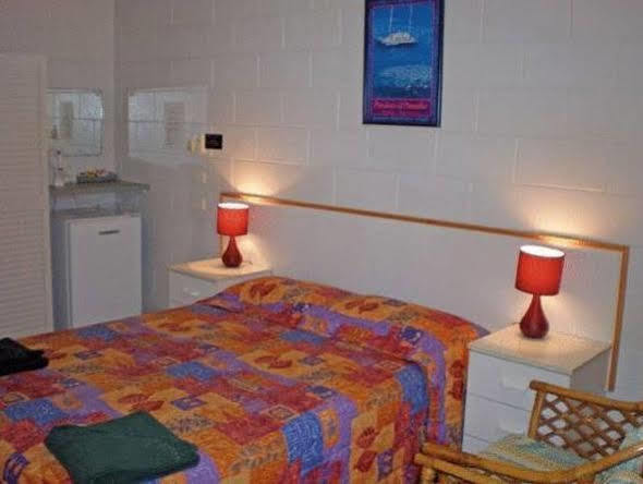Oasis Inn Apartments Cairns Exteriör bild
