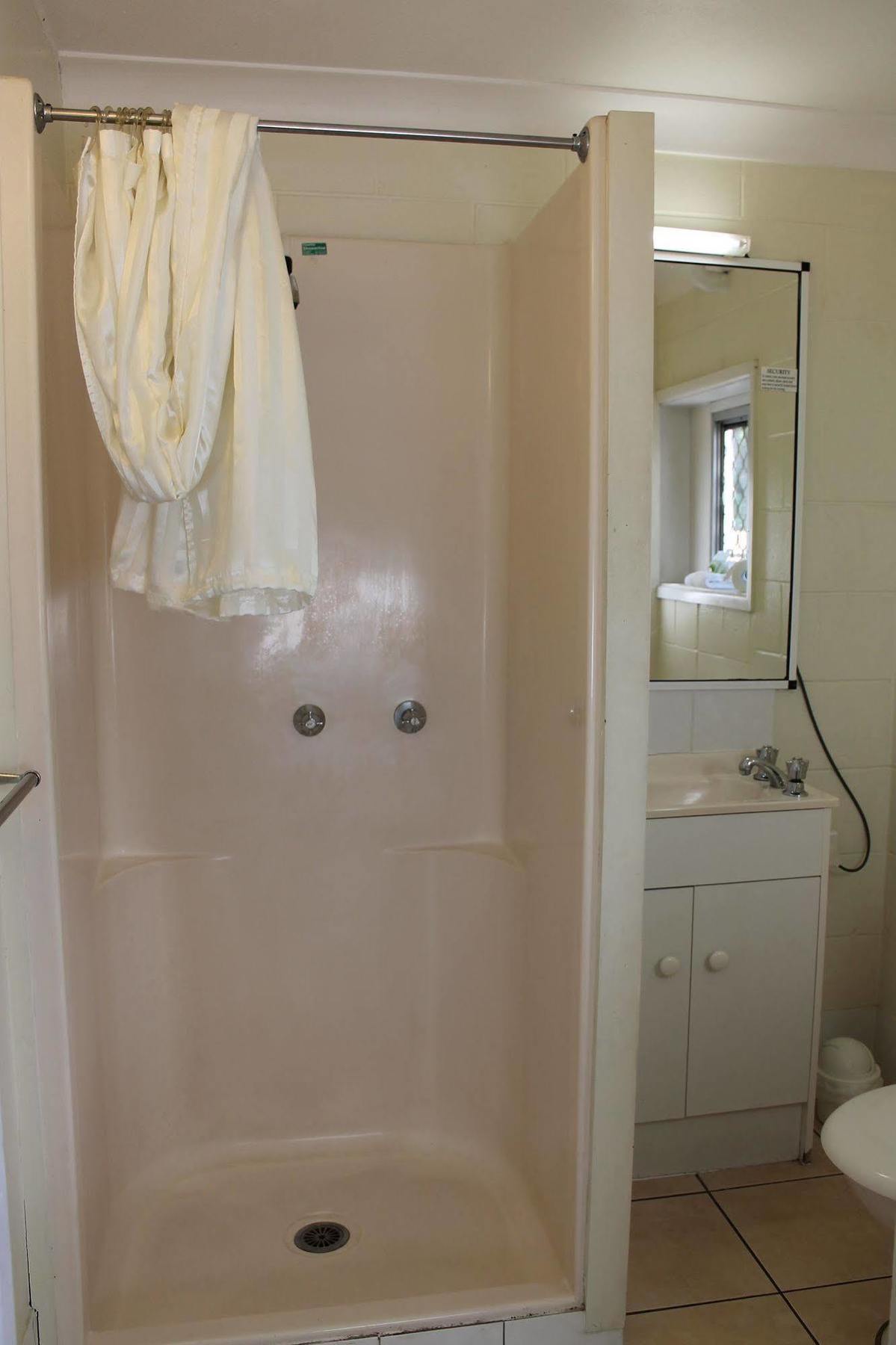 Oasis Inn Apartments Cairns Exteriör bild