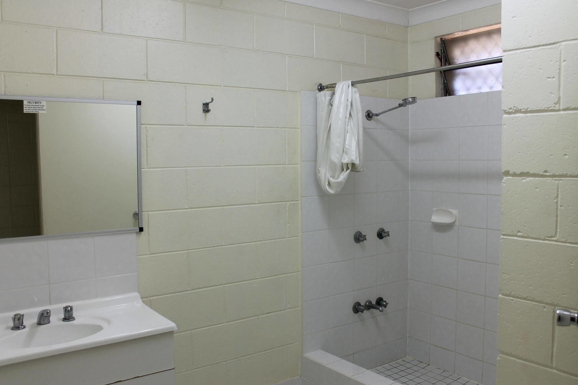 Oasis Inn Apartments Cairns Exteriör bild