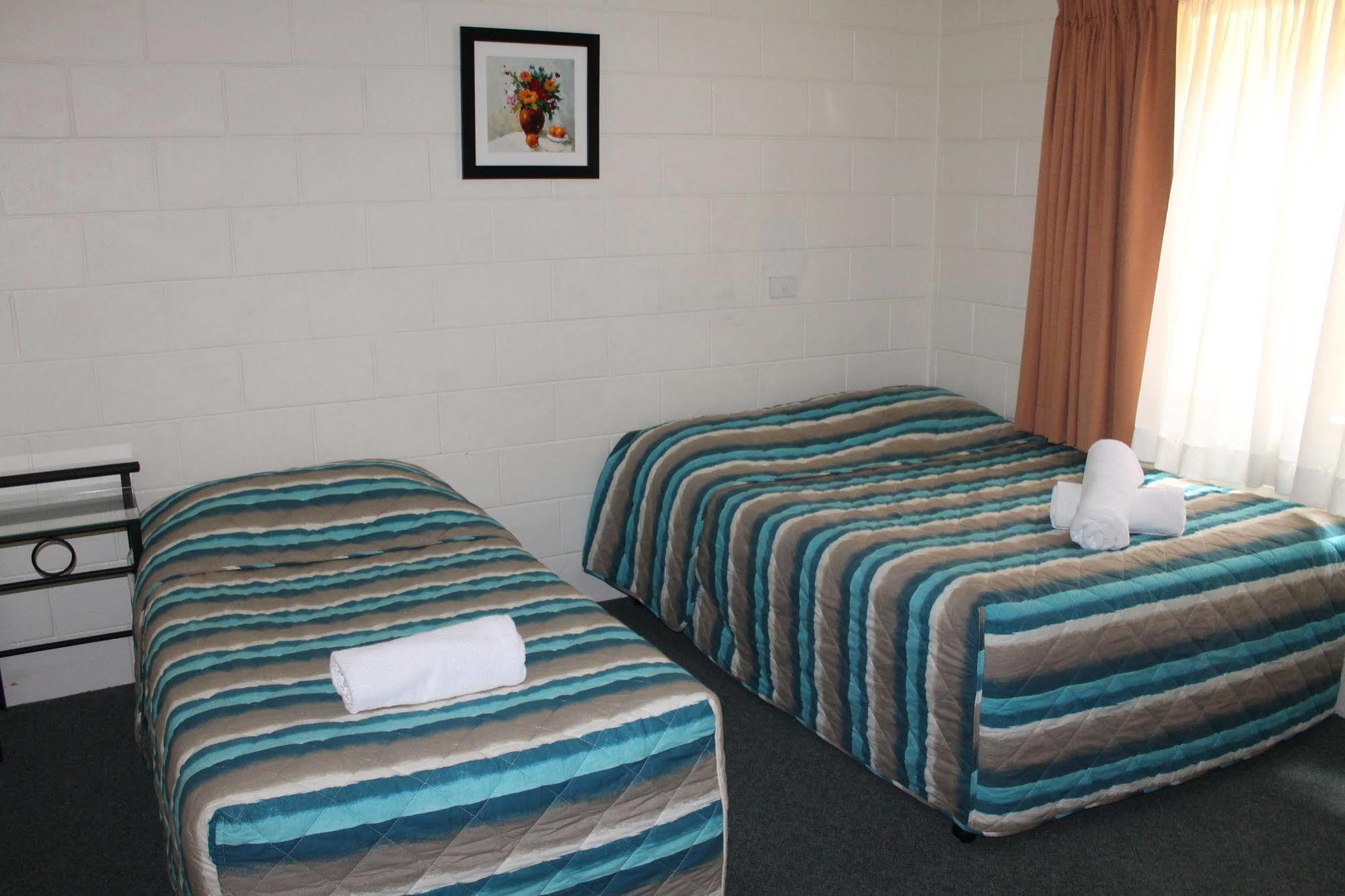 Oasis Inn Apartments Cairns Exteriör bild