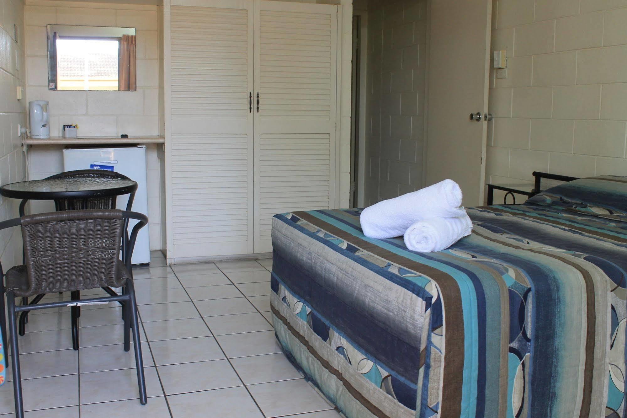 Oasis Inn Apartments Cairns Exteriör bild