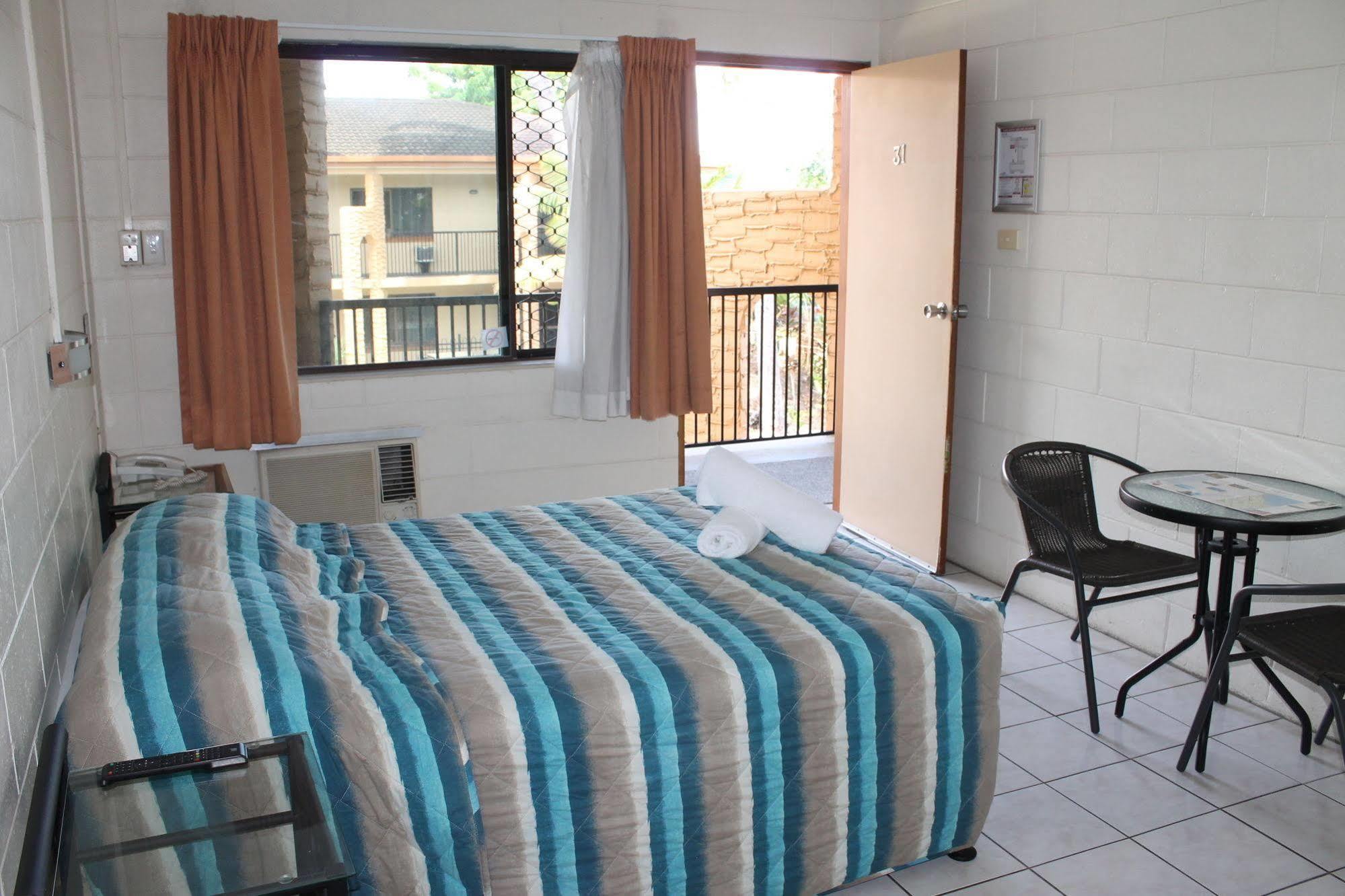Oasis Inn Apartments Cairns Exteriör bild