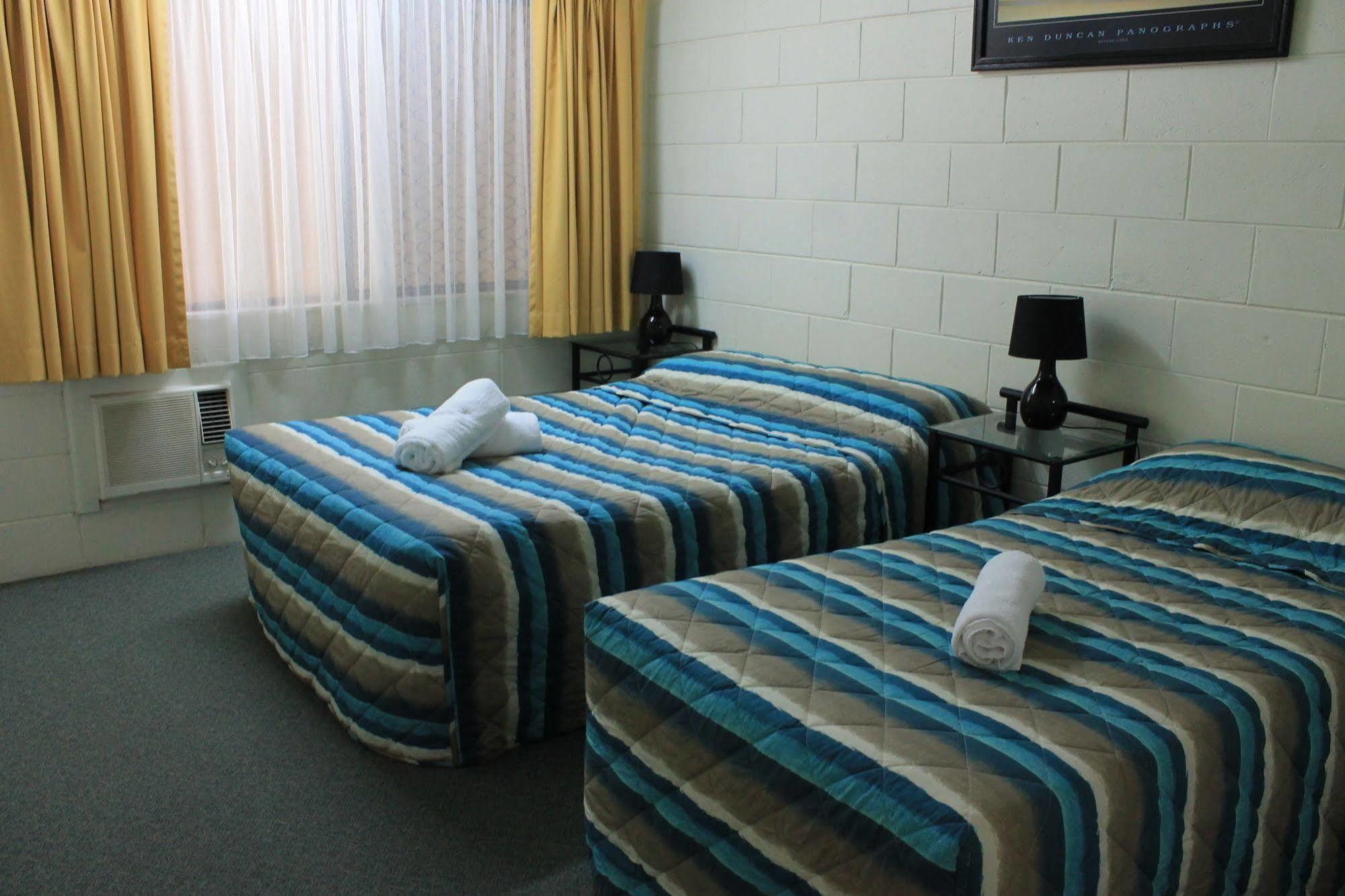 Oasis Inn Apartments Cairns Exteriör bild
