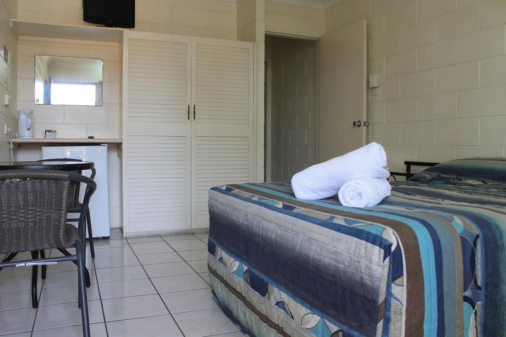 Oasis Inn Apartments Cairns Exteriör bild