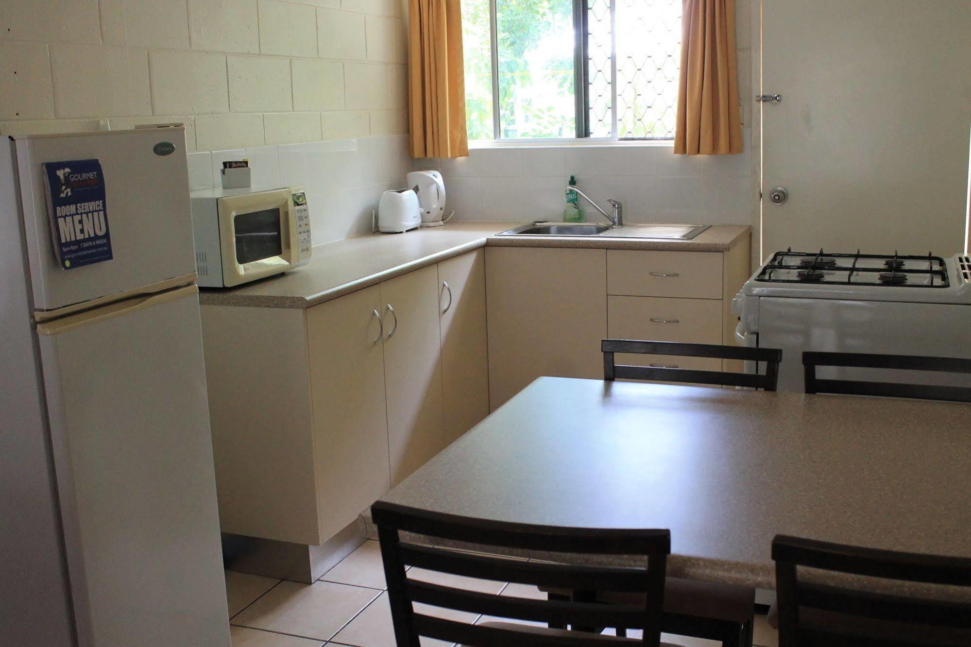Oasis Inn Apartments Cairns Exteriör bild