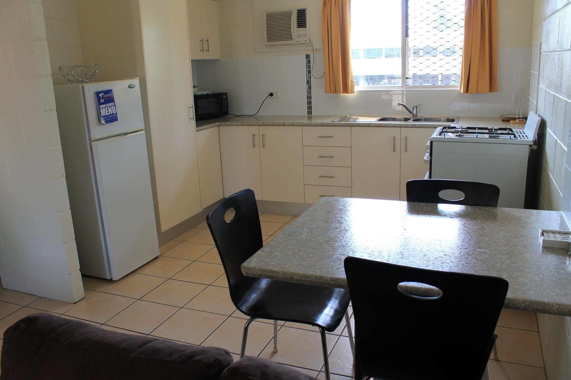 Oasis Inn Apartments Cairns Exteriör bild