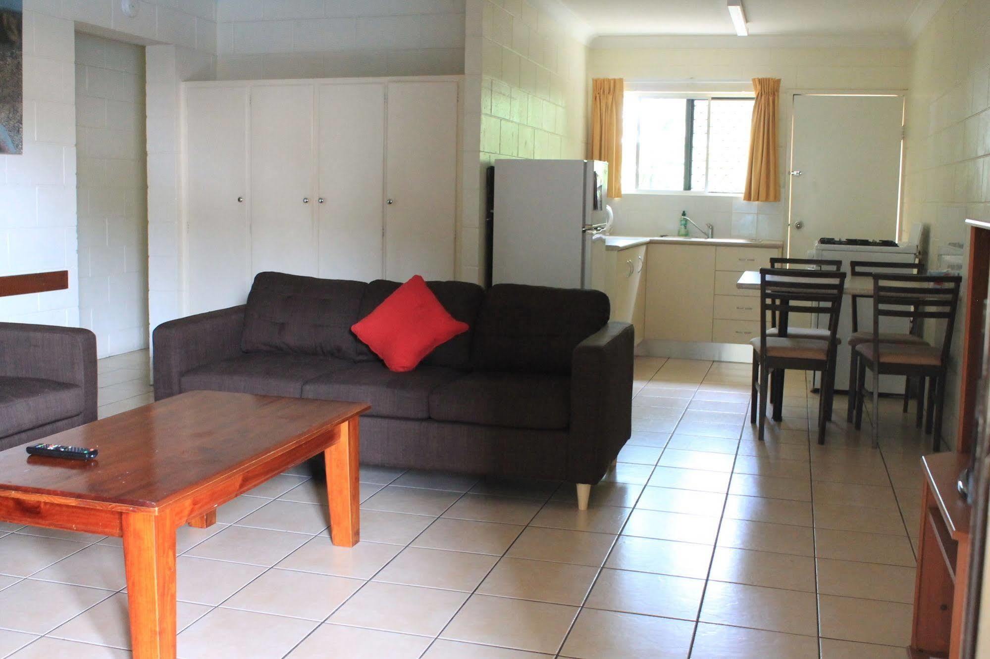 Oasis Inn Apartments Cairns Exteriör bild