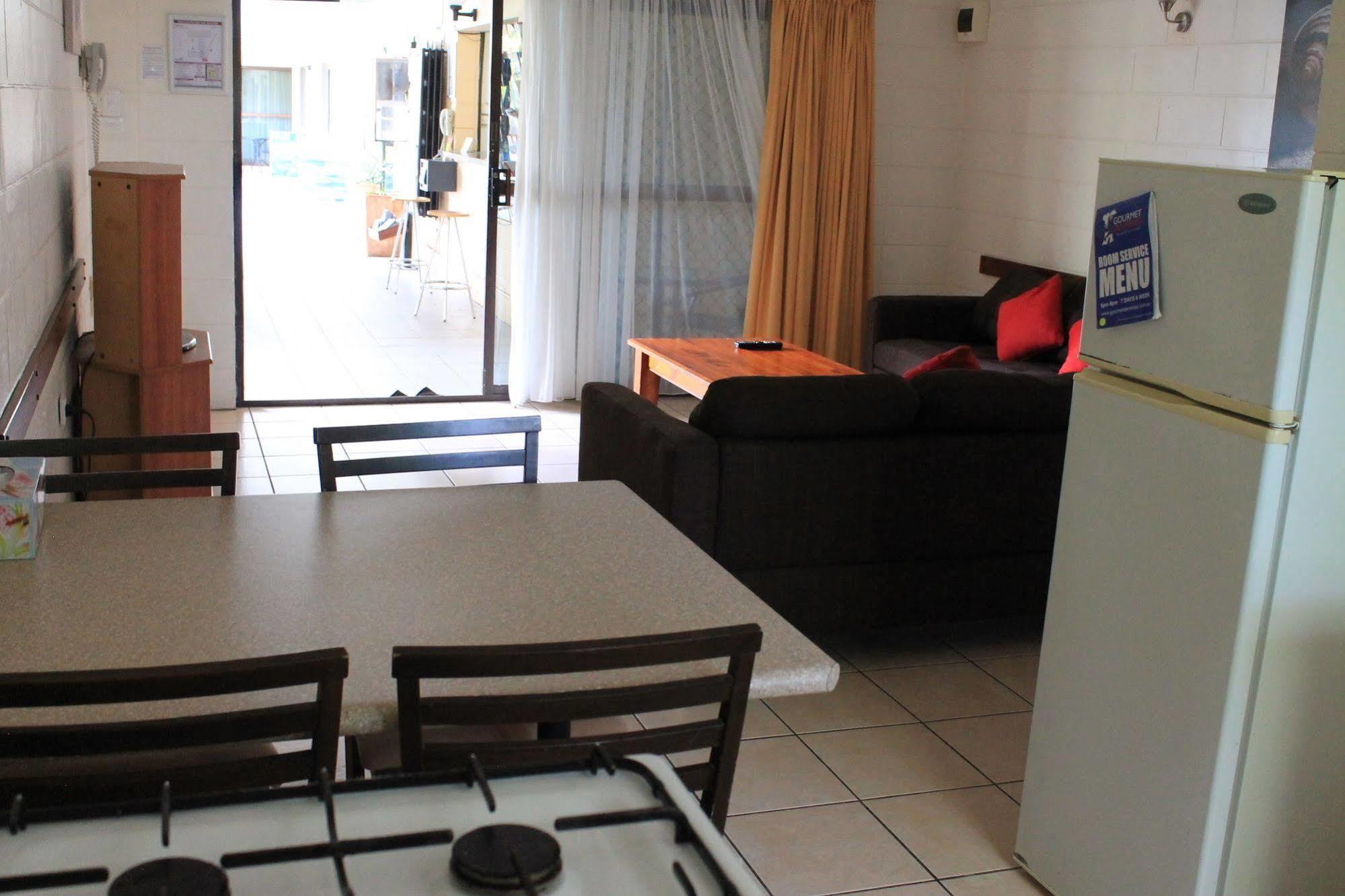 Oasis Inn Apartments Cairns Exteriör bild